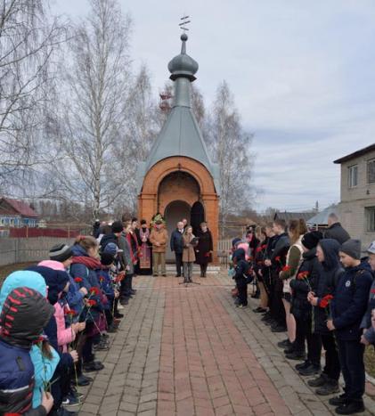 Участие в торжественном мероприятии приняли руководители районной и сельской администраций, члены региональной Общественной палаты