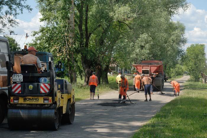 Ямочный ремонт дороги в селе Коваксе