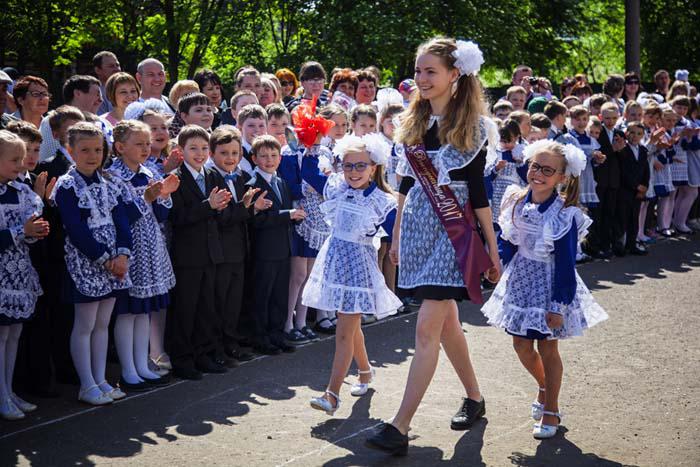 Звенит долгожданный последний звонок