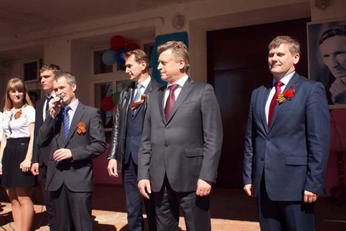 На митинге в Абрамовской школе
