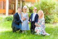 Глеб Никитин с дочерью Ариной, сыном Петром и женой Екатериной